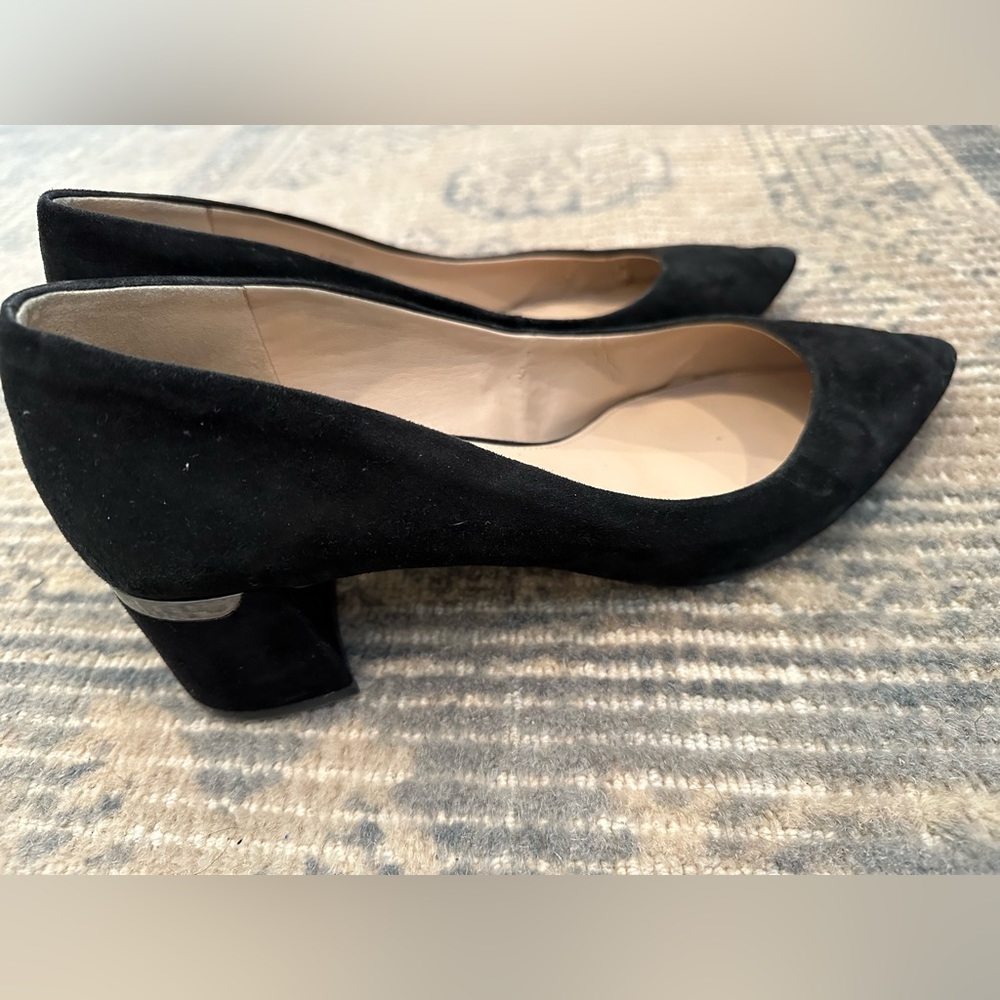 Block heel pointed toe